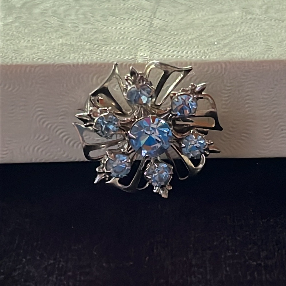 Vintages Earrings and matching brooch - Picture 2 of 8